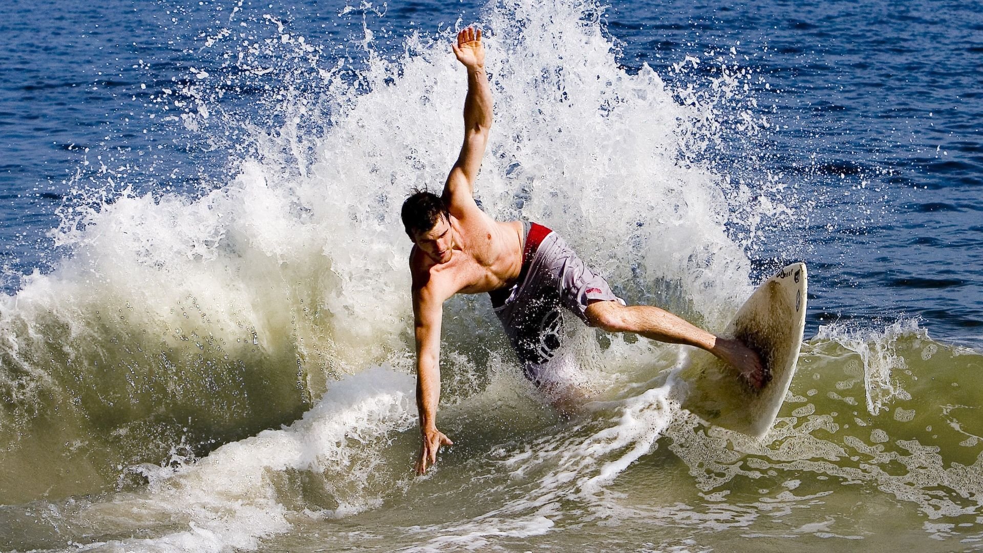 篮网锋线球员防守强度成为训练亮点，篮网防守太差了